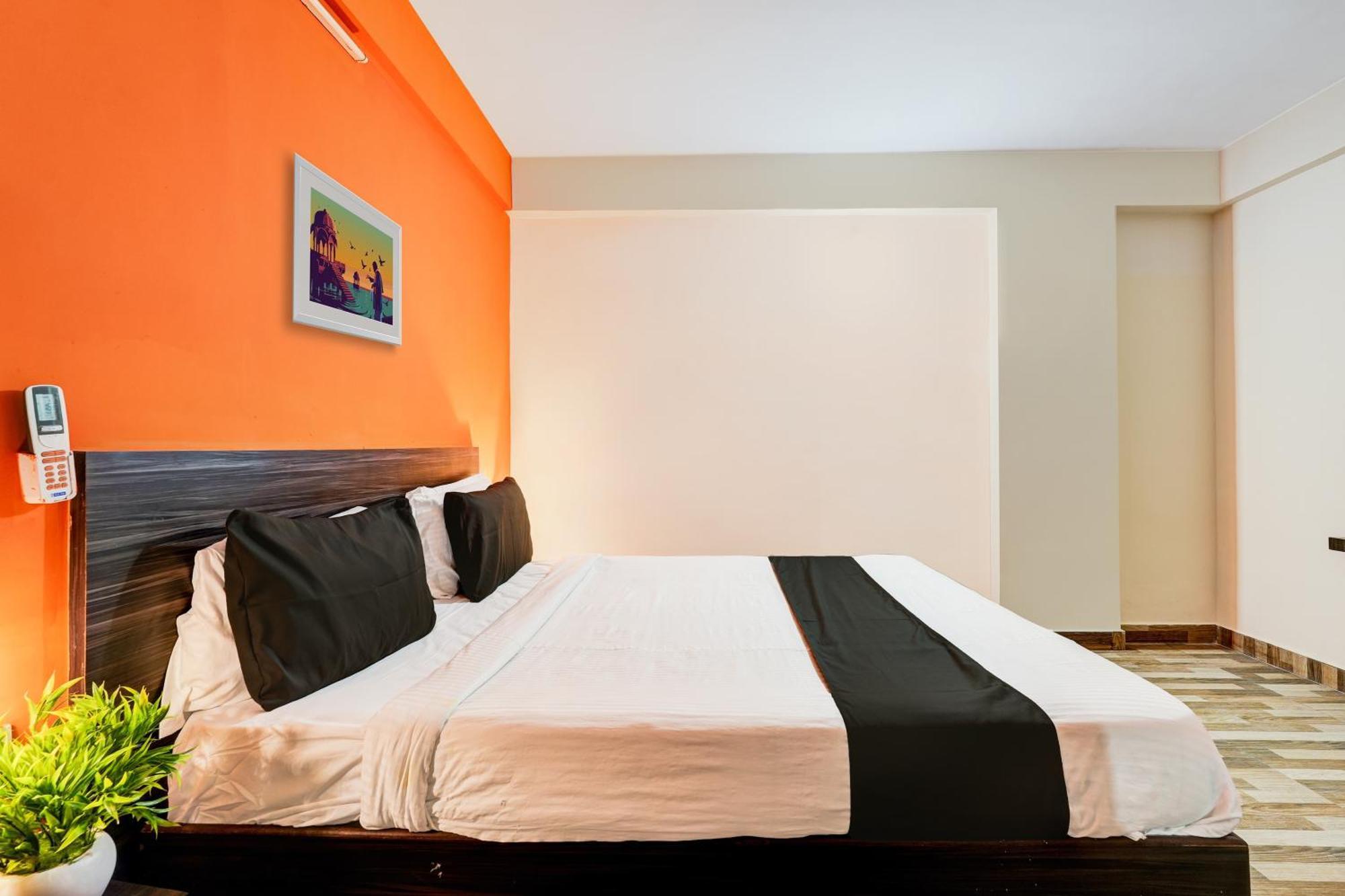 OYO 10475 Pmr Hotel Bangalore Buitenkant foto