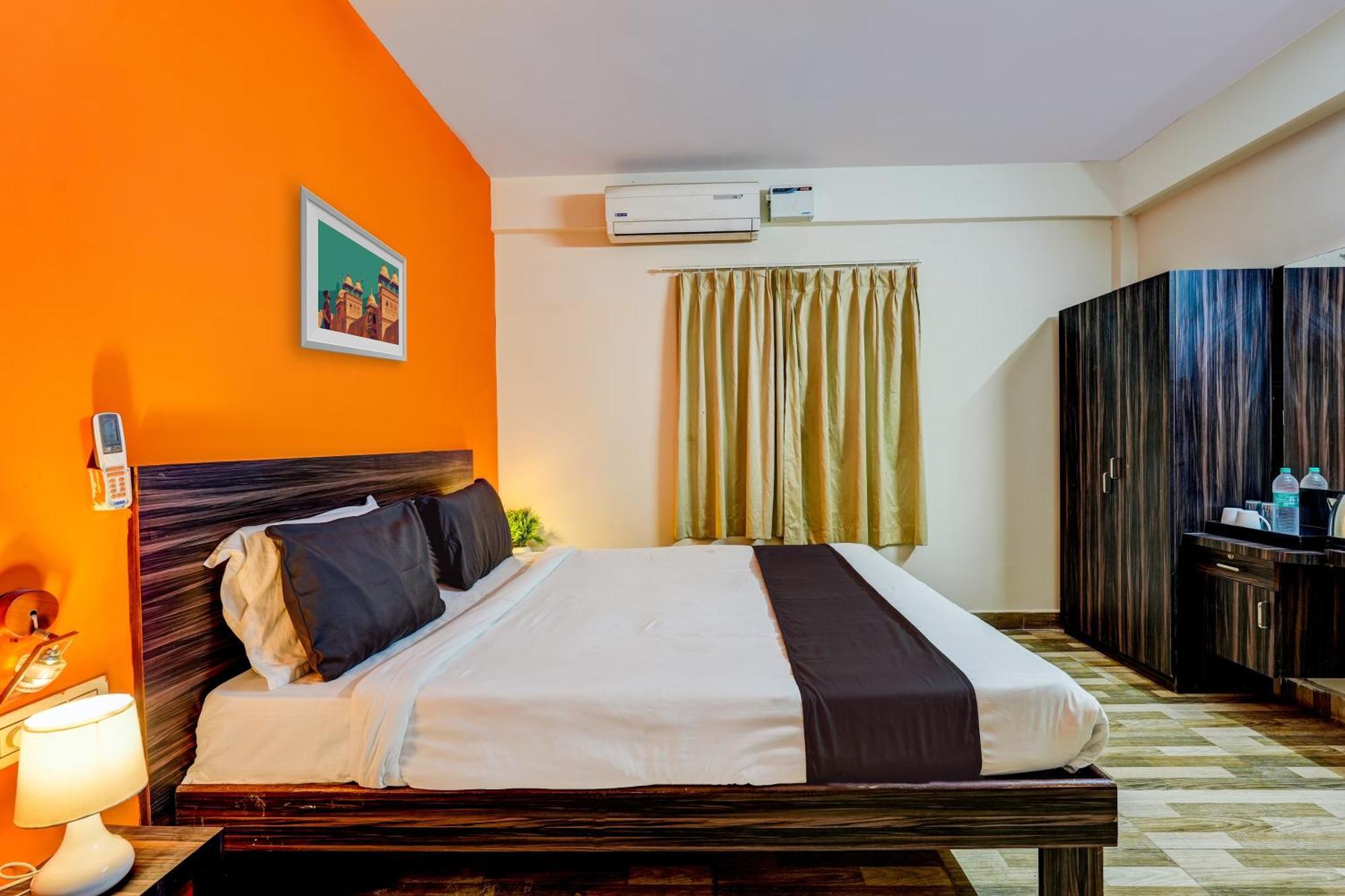 OYO 10475 Pmr Hotel Bangalore Buitenkant foto