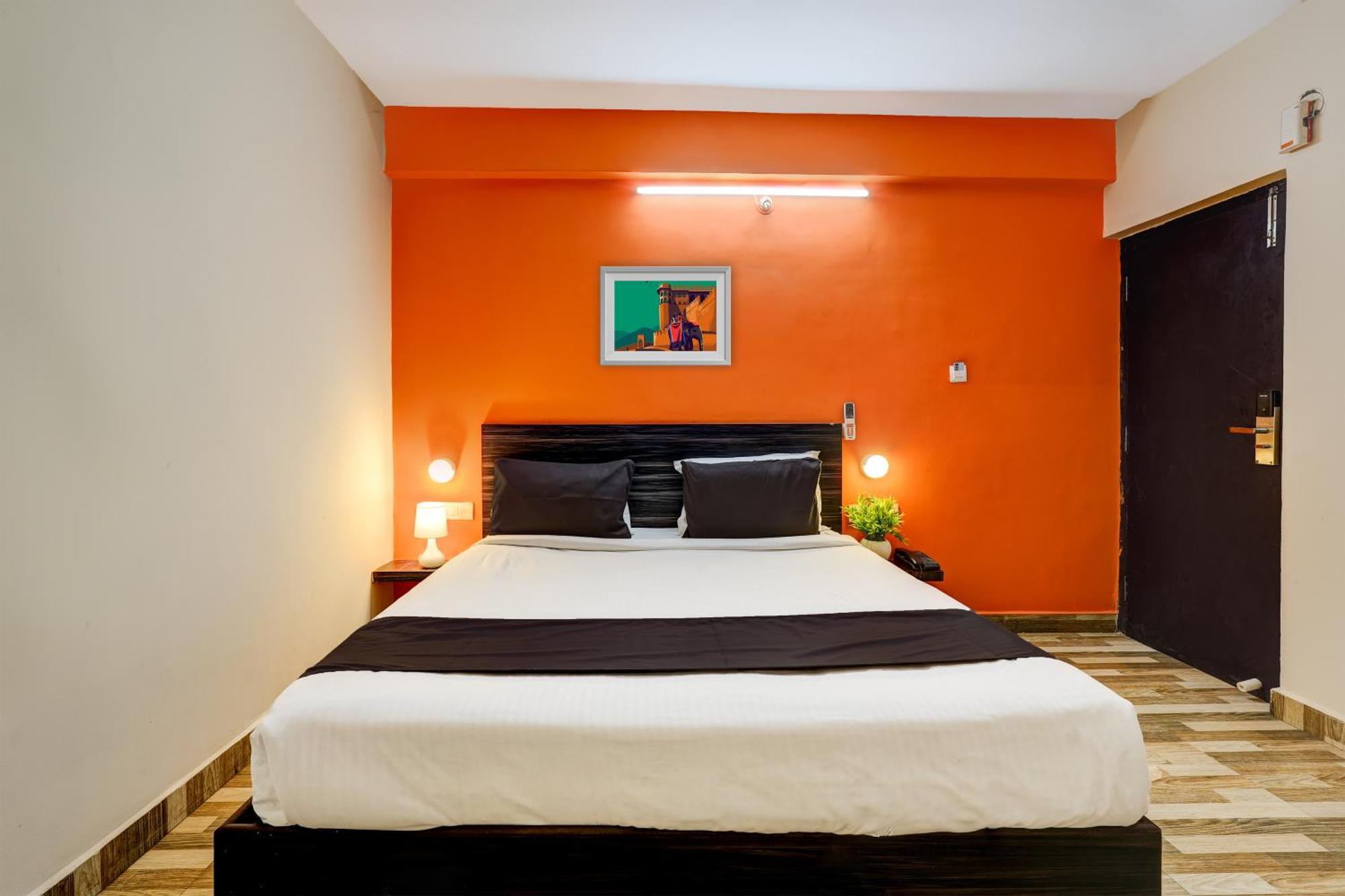 OYO 10475 Pmr Hotel Bangalore Buitenkant foto